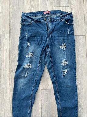 Wax Jean Women's Dark Blue Distressed Skinny Jeans